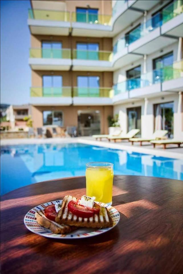Crystal Bay Hotel Kissamos Bagian luar foto