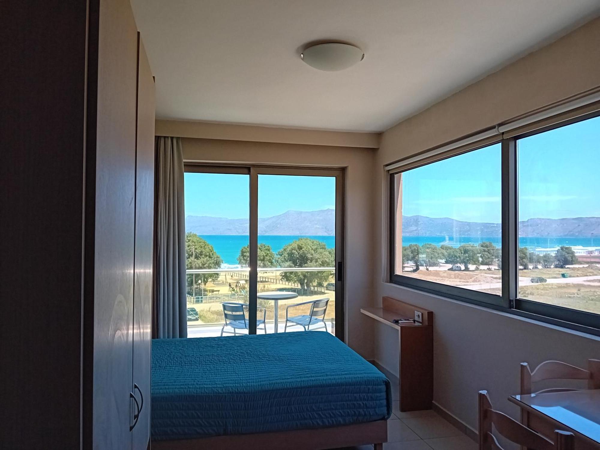 Crystal Bay Hotel Kissamos Bagian luar foto